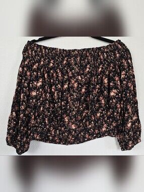 American Eagle Outfitters Black Floral Crop Top